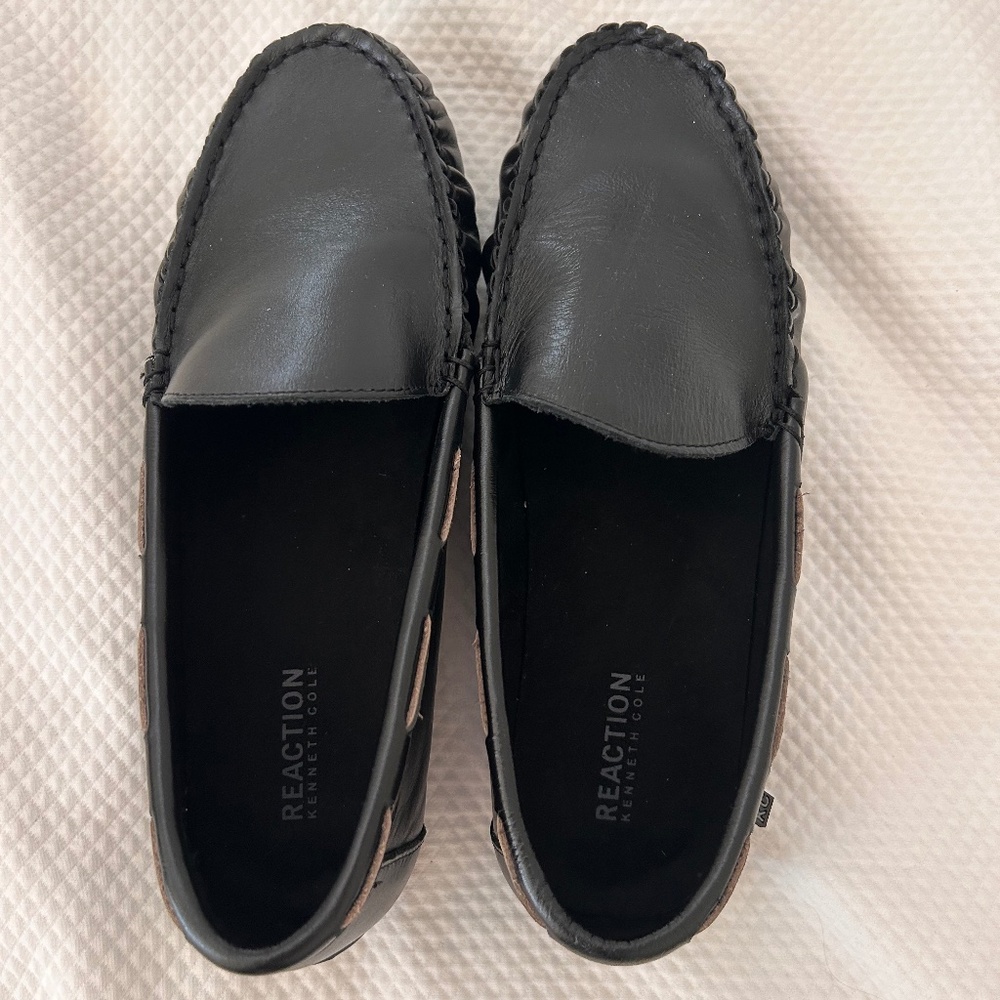 Kenneth Cole black Boy’s dress shoes size 4M